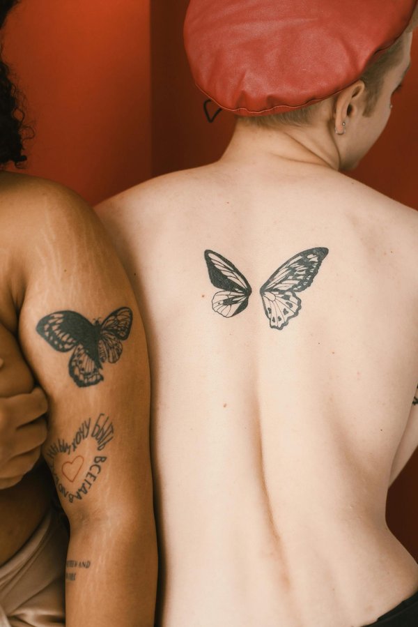 Schmetterling tattoo: bedeutung, designs und inspirationen für echte verwandlung